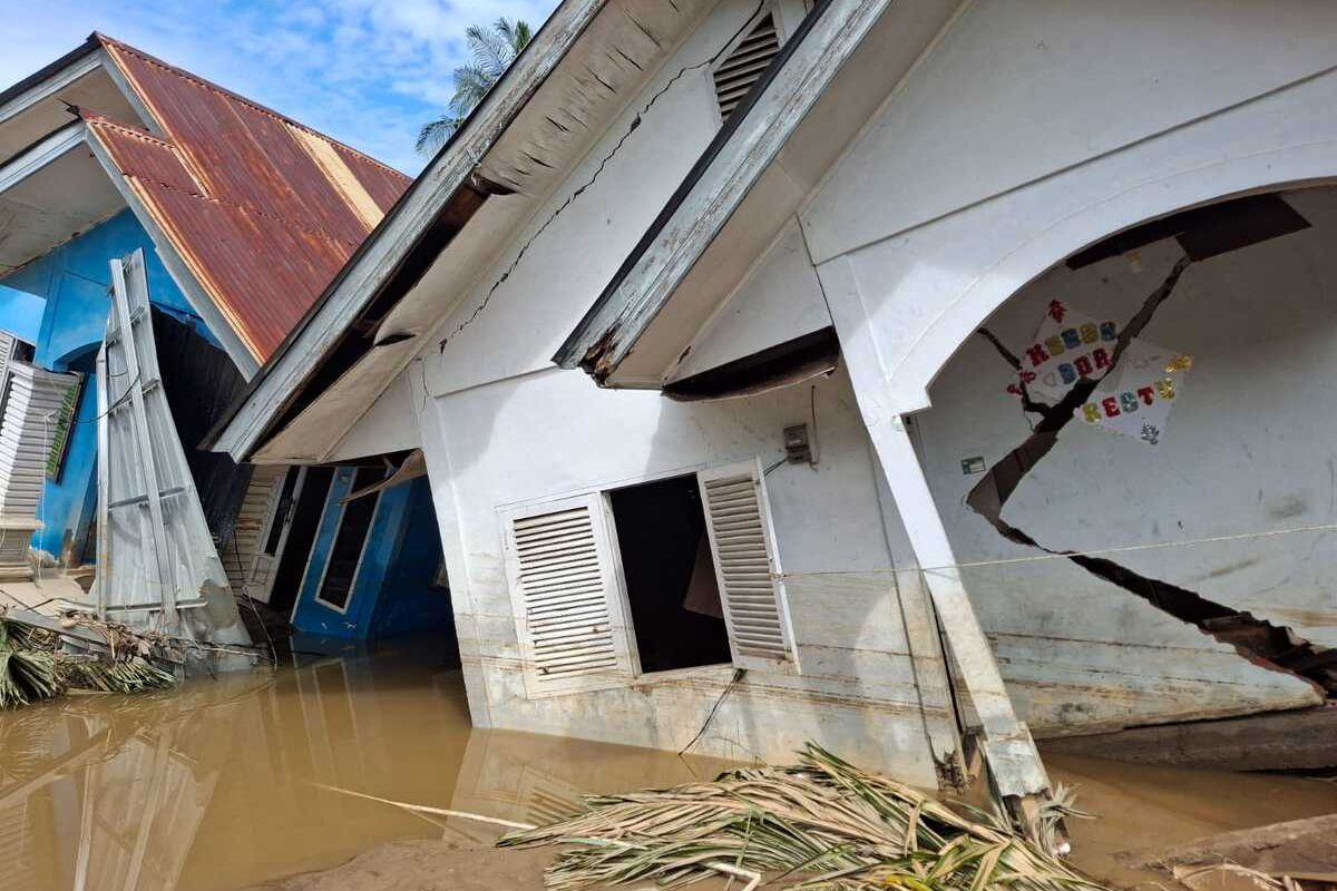 Aceh, Melahirkan di Atas Perahu Saat Banjir Aceh, Kisah Dramatis Bidan Selamatkan Ibu dan Bayi