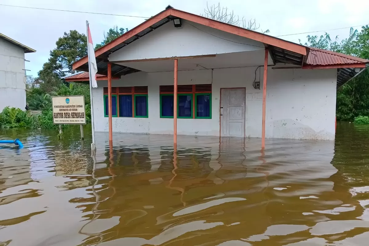 Kabupaten Sambas, Ratusan KK Terdampak Banjir, Kades Tempapan Hulu Sambas Usulkan Solusi Jangka Panjang