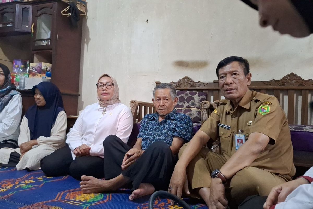 KPAI, Menteri PPPA, kasus bunuh diri, Filisida, ibu dan anak bunuh diri bandung, Kasus Filisida Bandung: Menteri PPPA Ajak Warga Lebih Peka, Soroti Faktor Ekonomi Sebagai Pemicu, Bagaimana peran lingkungan sosial dalam pencegahan kasus serupa?, Apa pandangan KPAI tentang kasus ini?, Mengapa mayoritas pelaku filisida adalah ibu?, Bagaimana kronologi kasus di Bandung?