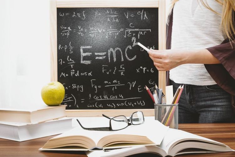 universitas, Jerman, Einstein, bocah jenius, keturunan indonesia, Kisah Friedrich Wendt, “Einstein Kecil” Keturunan Indonesia Masuk Kuliah di Usia 10 Tahun, Anak dari Ibu Asal Tangerang dan Ayah Jerman, Diterima di Universitas Münster pada Usia 10 Tahun, Bakat Luar Biasa yang Terlihat Sejak Dini, Belajar di Sekolah Khusus Anak Berbakat, Peran Universitas Münster, Sang Adik Juga Tak Kalah Jenius, “Einstein Kecil” dari Münster, Inspirasi bagi Dunia Pendidikan