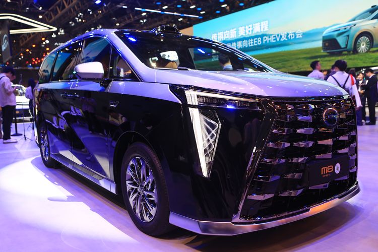 Toyota, Alphard, Toyota Alphard, Adu Spesifikasi MPV Premium: GAC E9 PHEV VS Toyota Alphard, Dimensi dan Kabin, Performa dan Efisiensi, Fitur dan Kenyamanan, Keselamatan dan Teknologi, Kesimpulan