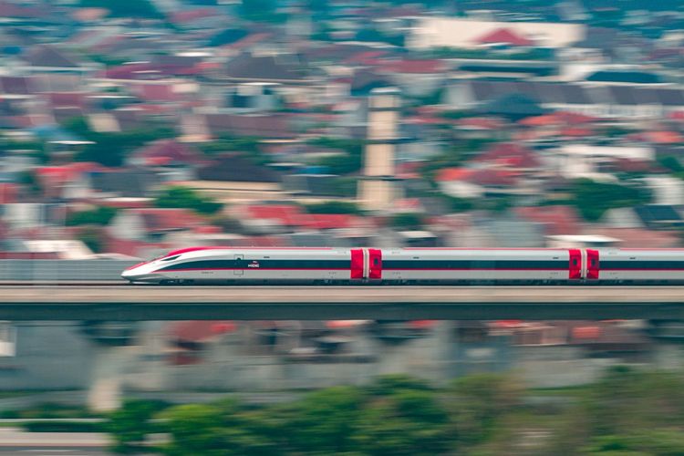 Whoosh, Whoosh Siapkan 3.600 Kursi Tambahan Sambut Libur Panjang Waisak 2026