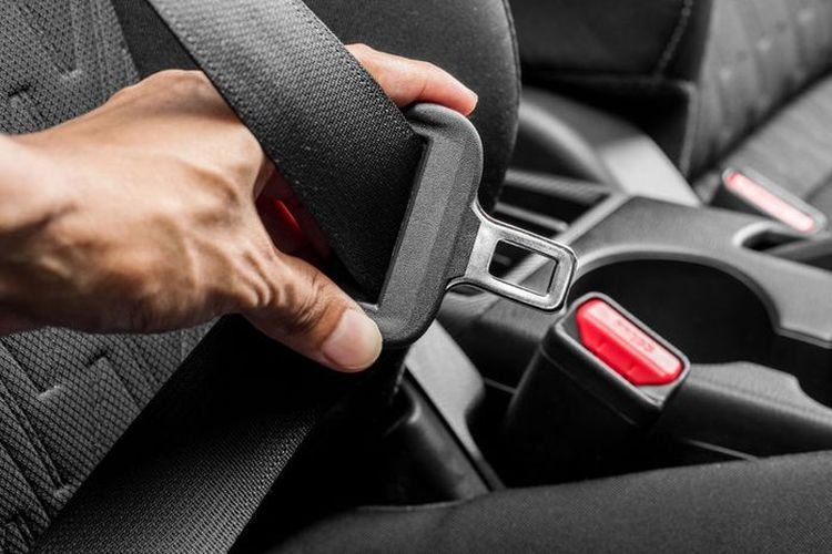 sabuk, sabuk pengaman, mobil, seat belt, Penumpang Belakang Mobil Wajib Pakai Seat Belt, Ini Penjelasan Ahli