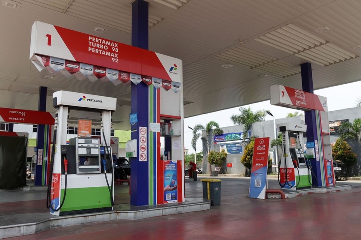 harga Pertamax, Harga Pertamax, Harga BBM, harga BBM, Harga BBM subsidi, harga pertamax, harga BBM subsidi, harga bbm 1 agustus, harga bbm di jawa tengah, Harga BBM di Jawa Tengah per 1 Agustus 2025, Pertamax Turun Jadi Rp 12.200 per Liter, Harga Pertamax Turun di Wilayah Jawa dan Bali, Daftar Harga BBM di Jawa Tengah Per 1 Agustus 2025, Harga Pertamax di Daerah Lain Masih Beragam, Kebijakan Penyesuaian Harga BBM Nonsubsidi
