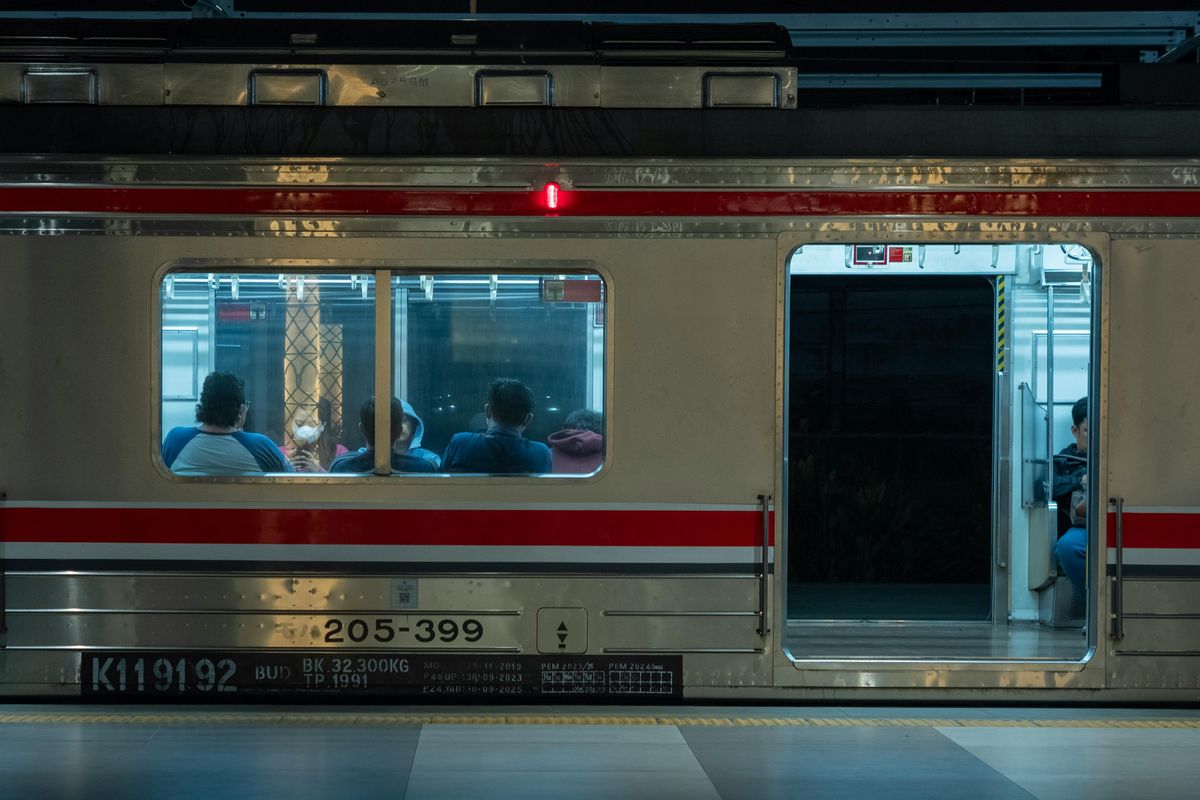 KRL Solo-Jogja, Jadwal dan Harga Tiket KRL Solo-Jogja Januari 2026 di 13 Stasiun dari Pagi hingga Malam, 1. Stasiun Palur, 2. Stasiun Solo Jebres, 3. Stasiun Solo Balapan, 4. Stasiun Purwosari, 5. Stasiun Gawok, 6. Stasiun Delanggu, 7. Stasiun Ceper, 8. Stasiun Klaten, 9. Stasiun Srowot, 10. Stasiun Brambanan, 11. Stasiun Maguwo, 12. Stasiun Lempuyangan, 13. Stasiun Yogyakarta (Tugu)