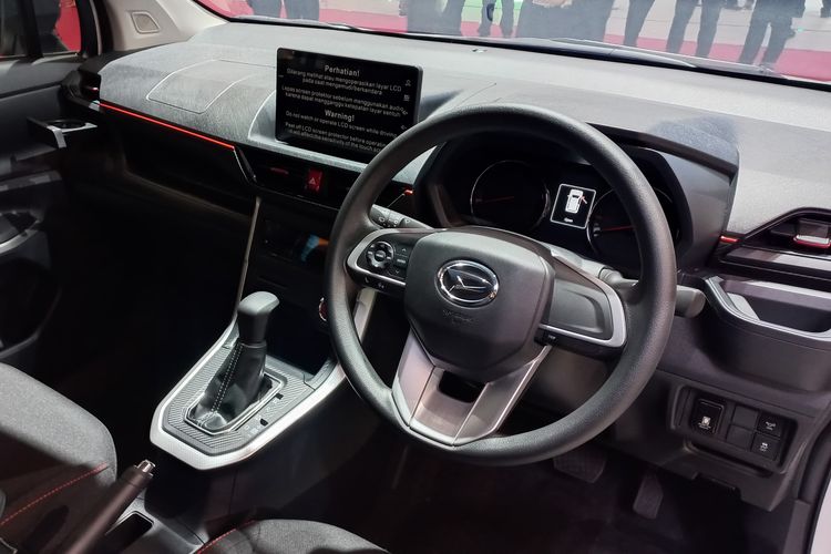 Daihatsu Xenia, pengalaman pengguna, Kelebihan dan kekurangan, MPV keluarga Indonesia, Plus Minus Pakai Daihatsu Xenia dari Kacamata Pengguna, Alasan Memilih Xenia, Kekurangan yang Ditemui, Konsumsi BBM dan Biaya Perawatan , Kesimpulan