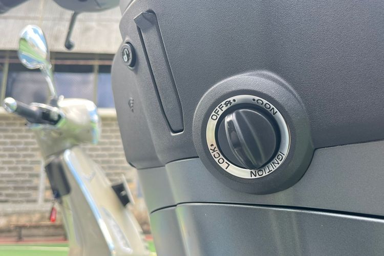 Sprint, Harga Nyaris Rp 70 Juta, Begini Fitur Vespa Sprint Tech 2026