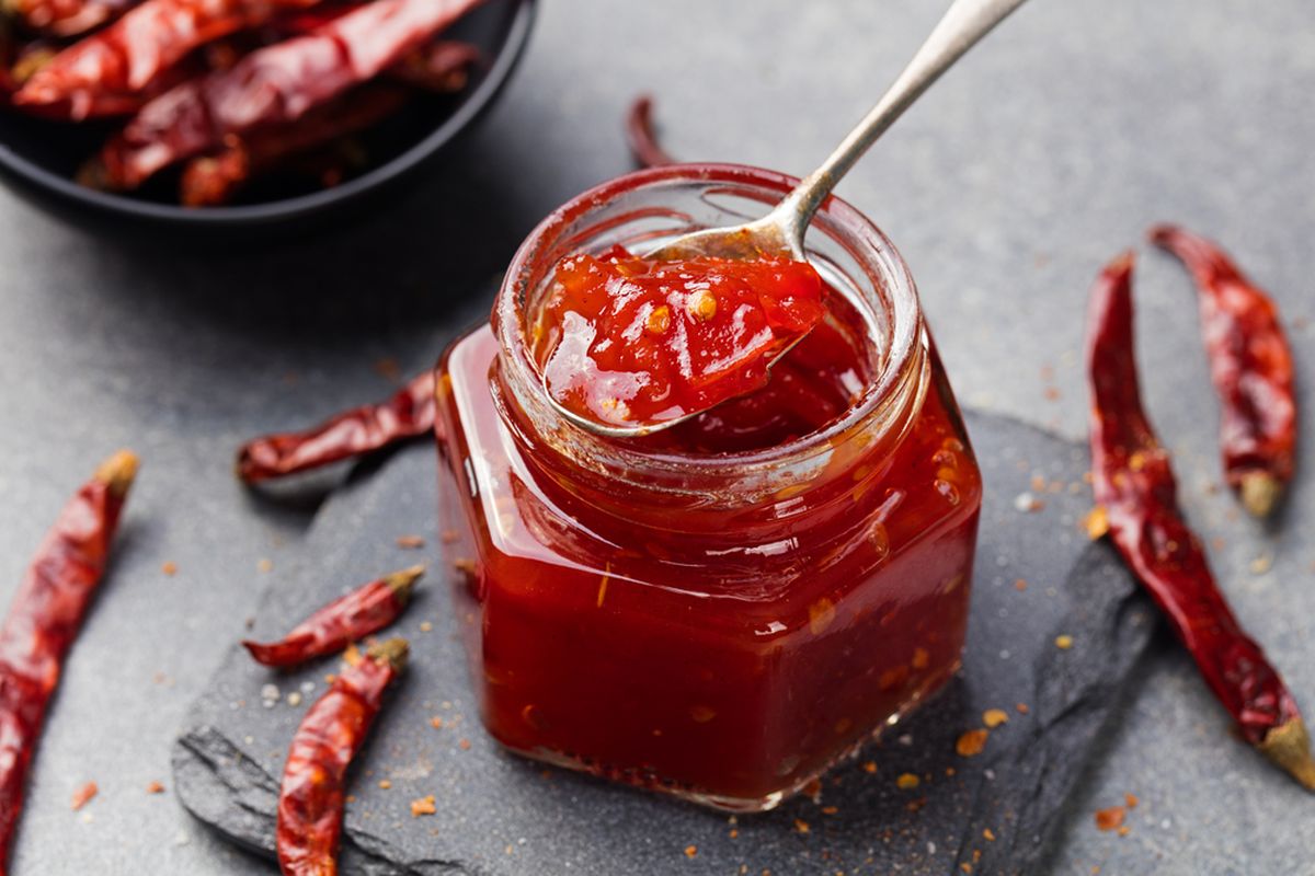 resep sambal, buat sambal di rumah, jenis sambal asli Indonesia, sambal, jenis sambal indonesia, sambal rumahan, resep sambal ala rumahan, Pedasnya Bikin Nagih! Ini 10 Resep Sambal Indonesia yang Mudah Dibuat di Rumah