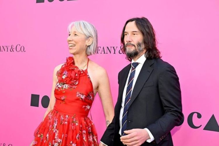 Keanu Reeves, Alexandra Grant, Kisah cinta Keanu Reeves, alexandra grant, kisah cinta keanu reeves, perjalanan cinta keanu reeves, cinta keanu reeves, pacar keanu reeves sekarang, mantan pacar keanu reeves, Kisah Cinta Keanu Reeves dari Masa ke Masa hingga Usia 60-an, Jill Schoelen (1986), Sofia Coppola (1992), Sandra Bullock (1994), Jennifer Syme (1998), Amanda de Cadenet (Akhir 1990-an), Alexandra Grant (2017–sekarang)