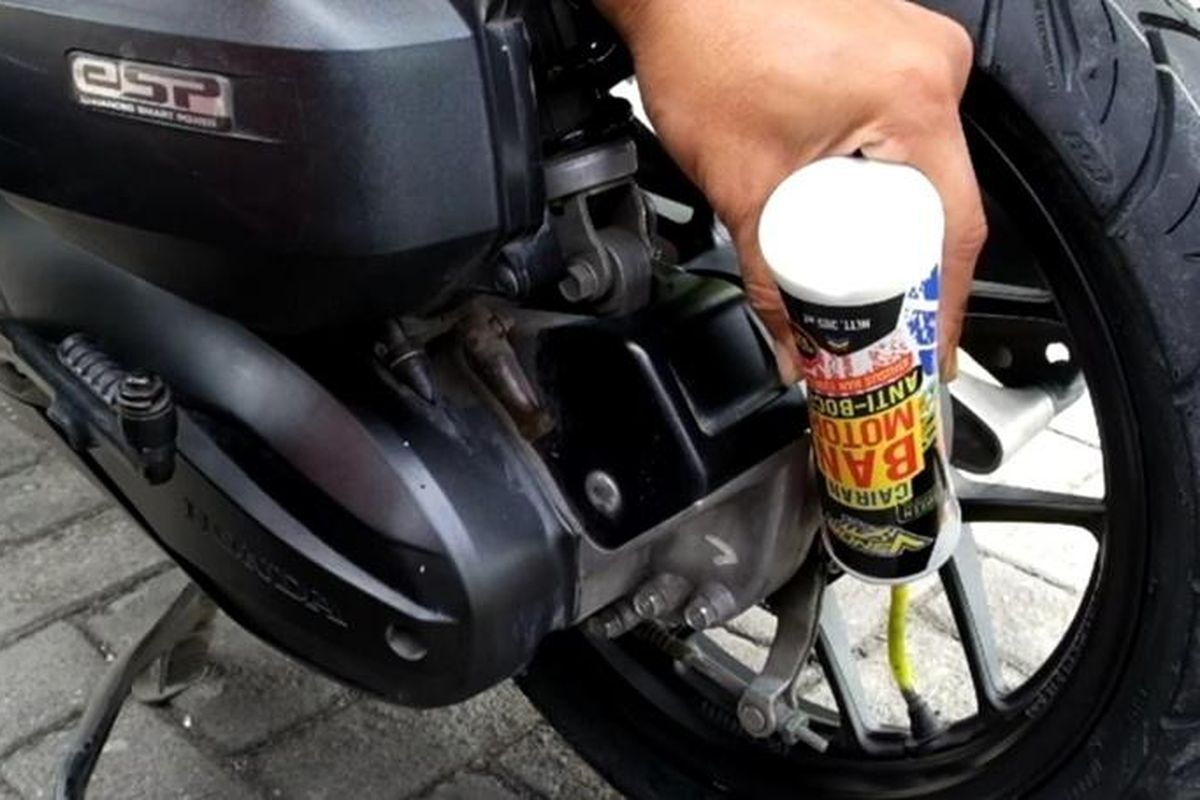 ban tubeless, cairan anti bocor, Ban Tubeless Bocor, cairan anti bocor ban, cairan ban tubeless, cara pakai cairan anti bocor, Jangan Salah, Begini Cara Tepat Gunakan Cairan Ban Tubeless
