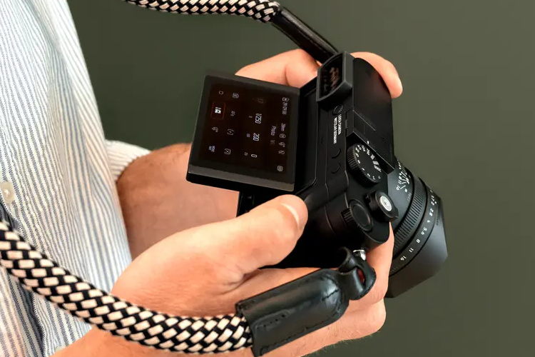 Leica, kamera digital, Leica Q3 Monochrom, Kamera Leica, leica, kamera leica, leica q3 monochrom, kamera hitam putih, spesifikasi leica q3 monochrom, harga leica q3 monochrom, Leica Q3 Monochrom Resmi, Kamera Digital Hitam-putih dengan Sensor Full-frame