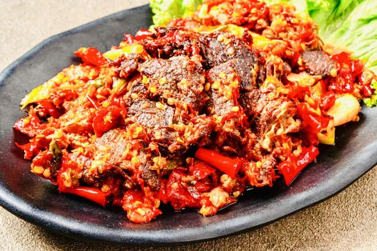daging sapi, daging, 7 Ide Masakan Daging Sapi dengan Bumbu Praktis untuk Menu Sehari-hari, 1. Tumis Sapi Lada Hitam (Beef Black Pepper), 2. Semur Daging Sapi Cincang/Iris, 3. Sapi Goreng Mentega, 4. Teriyaki Daging Sapi ala Rumahan, 5. Oseng Daging Sapi Mercon Sederhana, 6. Sop Daging Sapi Bening dan Segar, 7. Dendeng Ragi Daging Sapi Praktis