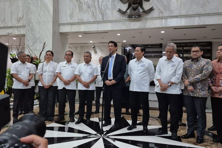 Sri Mulyani, reshuffle, reshuffle kabinet, sri mulyani dicopot, Prabowo reshuffle, Daftar Menteri Kena Reshuffle Prabowo, Sri Mulyani hingga Budi Arie, Menko Polkam Budi Gunawan Dicopot, Pengganti Masih Kosong, Dito Ariotedjo Dicopot dari Jabatan Menpora, Menkeu Sri Mulyani Diganti Purbaya Yudhi Sadewa, Daftar Menteri yang Dicopot Prabowo, Daftar Menteri dan Wamen yang Dilantik, Reshuffle Kedua Era Prabowo