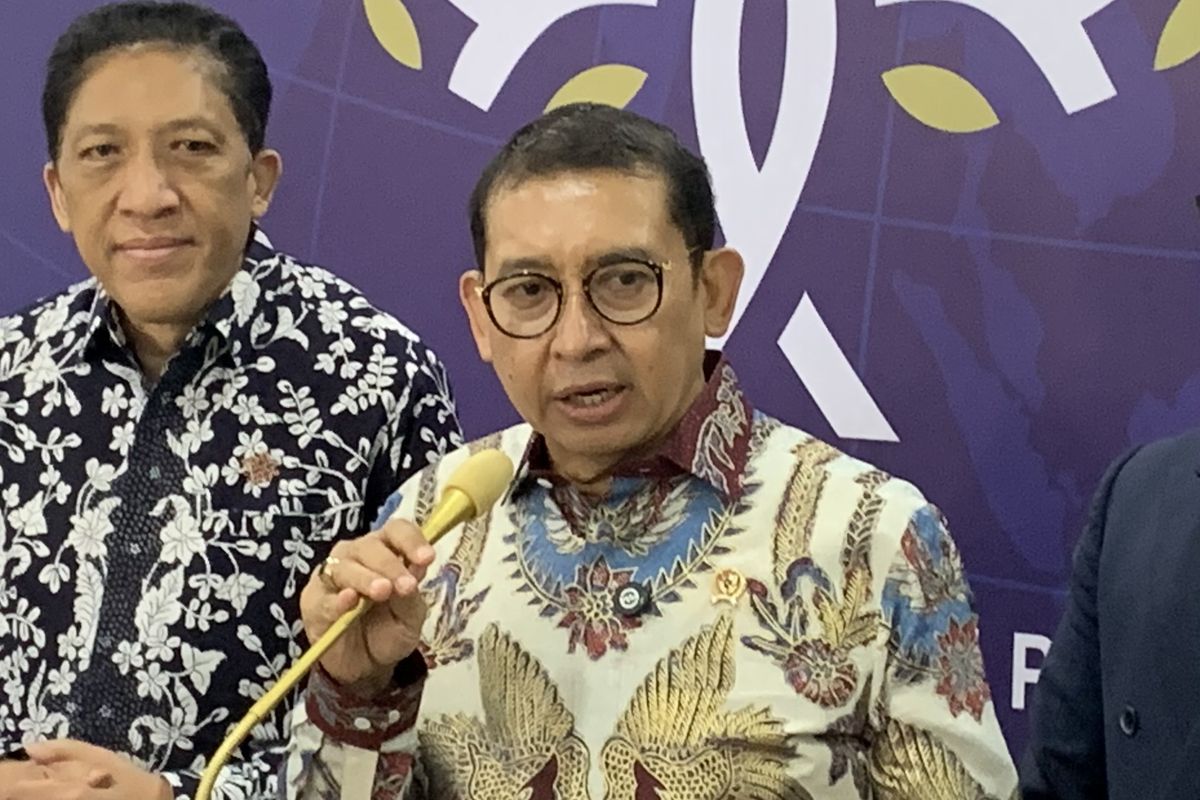 PB XIV Purboyo, Fadli Zon, Tedjowulan, Keraton Surakarta, Fadli Zon Siap Hadapi Gugatan PB XIV Purboyo Terkait Penunjukan Tedjowulan