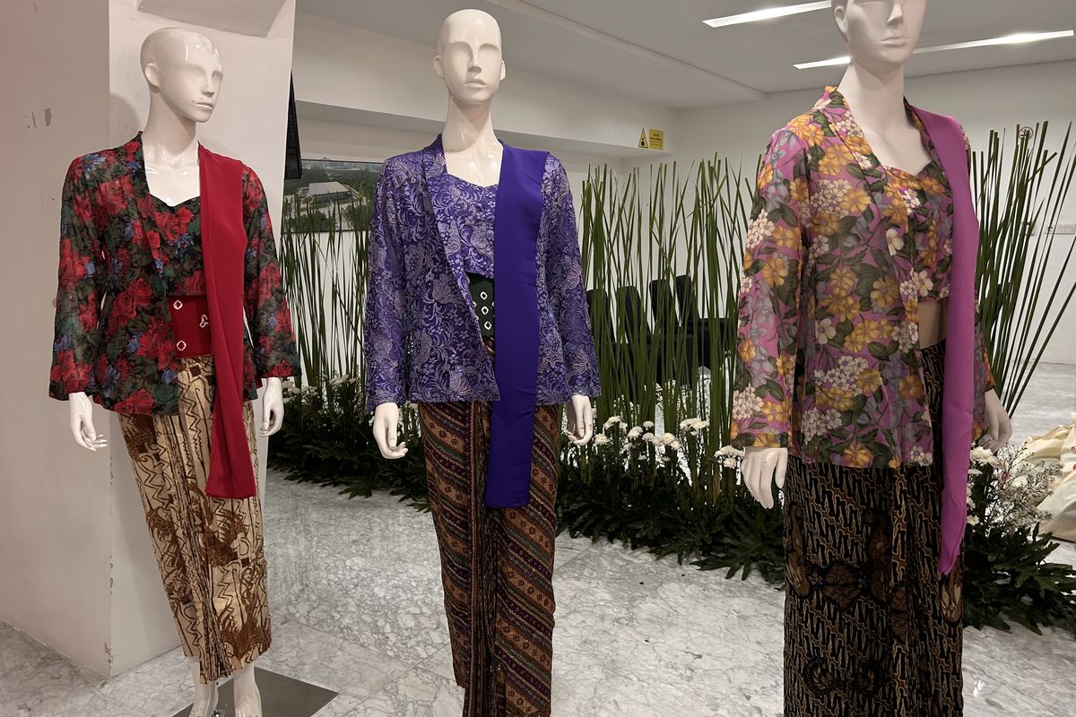 Hari Kebaya Nasional, Hari Kebaya Nasional 2025, Ucapan Hari Kebaya Nasional 2025, twibbon Hari Kebaya Nasional, hari kebaya nasional 2025, Twibbon Hari Kebaya Nasional 2025, 70 ucapan Hari Kebaya Nasional 2025, perayaan hari kebaya nasional, 70 Ucapan Hari Kebaya Nasional 2025 dan Link Twibbonnya