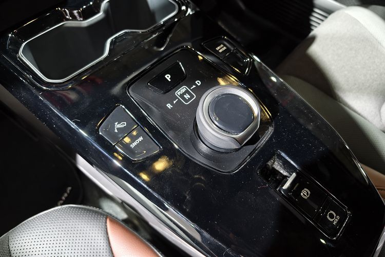 Suzuki, mobil listrik, e-Vitara, Alasan Suzuki Tak Bawa eVitara Versi 4x4 ke Indonesia