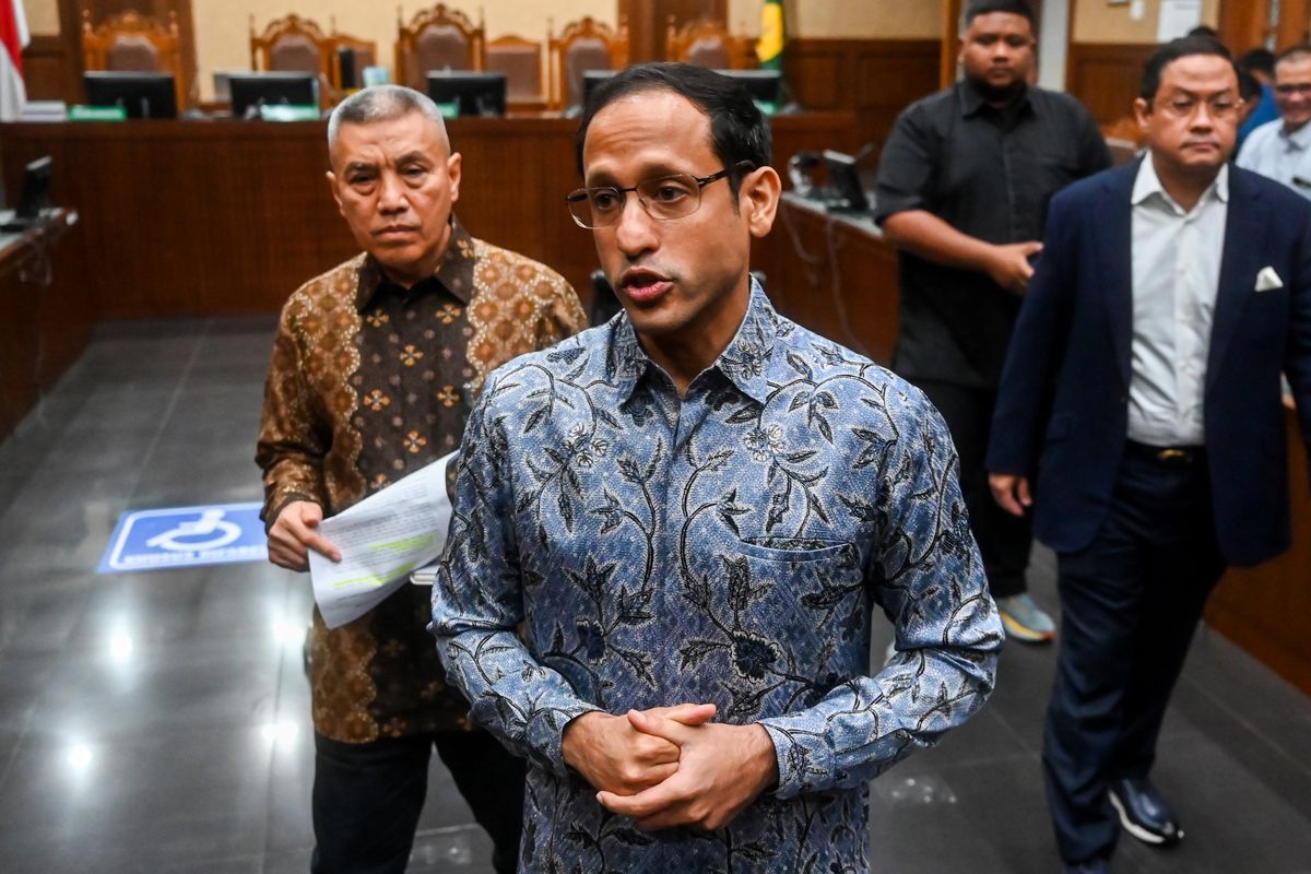 korupsi, Nadiem, Nadiem Makarim Bantah Terima Aliran Dana Rp 809 Miliar dalam Kasus Korupsi Laptop, Sebut Ada Kekeliruan Investigasi, Majelis Hakim Tolak Eksepsi Nadiem, Rincian Kerugian Negara dan Dakwaan, Jeratan Pasal dan Terdakwa Lain