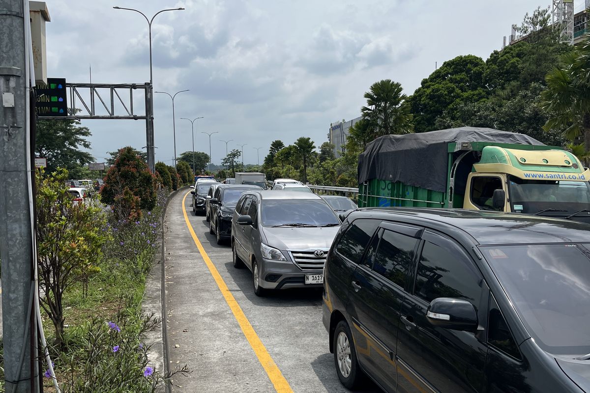 phantom traffic, jalan tol, Berkendara Terlalu Lambat di Jalan Tol Picu Phantom Traffic