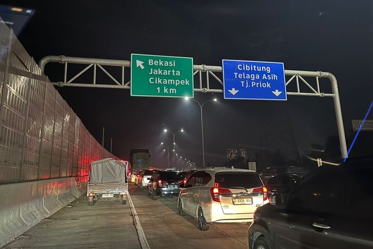 Tol Jakarta-Cikampek, arus mudik, Pantauan Arus Mudik H-2 Lebaran, Tol JORR sampai Cipali Macet Panjang