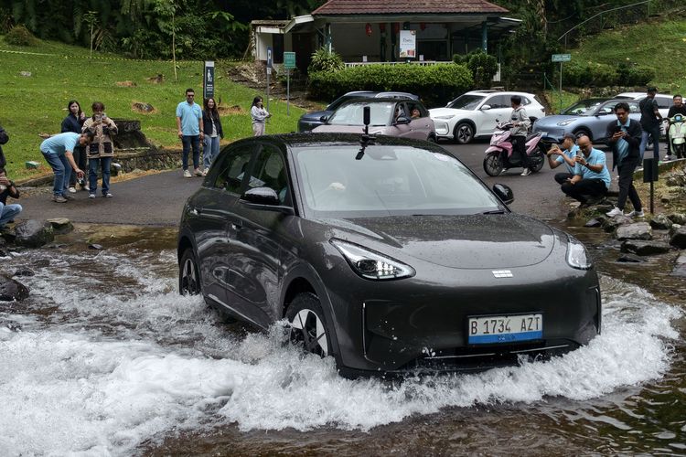 mobil perkotaan, Ajak Jalan-jalan Geely EX2 Jakarta-Cibodas