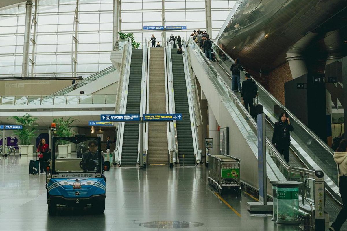 pekerja, mogok kerja, Bandara Incheon, bandara Korea Selatan, Ribuan Pekerja Bandara Korea Selatan Mogok Kerja, Apa Alasannya?, Pekerja menuntut gaji dan istirahat yang layak, Perubahan sistem shift, Menuntut penambahan karyawan, Tolak lembur selama libur Chuseok, Dampak mogok kerja