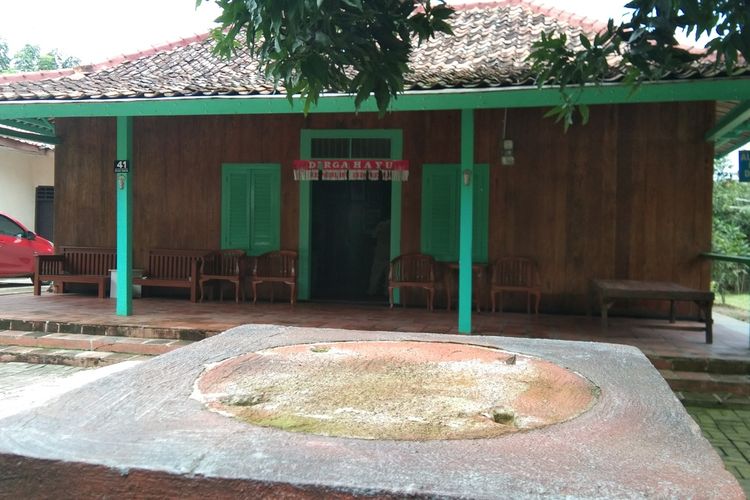 Rengasdengklok, proklamasi, kemerdekaan Indonesia, peristiwa rengasdengklok, Djiauw Kie Siong, Sosok Djiauw Kie Siong, Petani Tionghoa yang Rumahnya Jadi Saksi Bisu Peristiwa Rengasdengklok, Kedatangan Dua Tokoh yang Mengubah Sejarah Indonesia, Hari yang Terasa Panjang, Rumah Sederhana Petani Tionghoa, Pintu Menuju Kemerdekaan, Akhir dari Penantian Menuju Kemerdekaan, Jejak yang Tertinggal di Rumah Djiauw Kie Siong