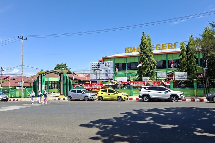 SMAN 5 Bengkulu, SMAN 5 Bengkulu keluarkan siswa, ombudsman bengkulu, siswi sman 5 bengkulu, Diusir ke Perpustakaan dan Kantin, Siswi SMAN 5 Bengkulu: Kami Diperlakukan Seperti Maling