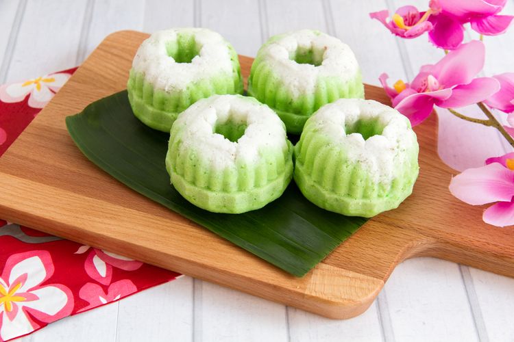 takjil, ide takjil, takjil tanpa digoreng, 7 Ide Takjil Tanpa Digoreng, Manis dan Menyegarkan, 1. Putu ayu, 2. Salad buah, 3. Lupis, 4. Puding buah, 5. Klepon, 6. Es buah, 7. Kolak pisang dan ubi