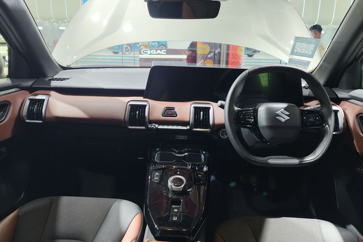 eVitara, Chery E5, Komparasi Mobil Listrik Suzuki eVitara dengan Chery E5