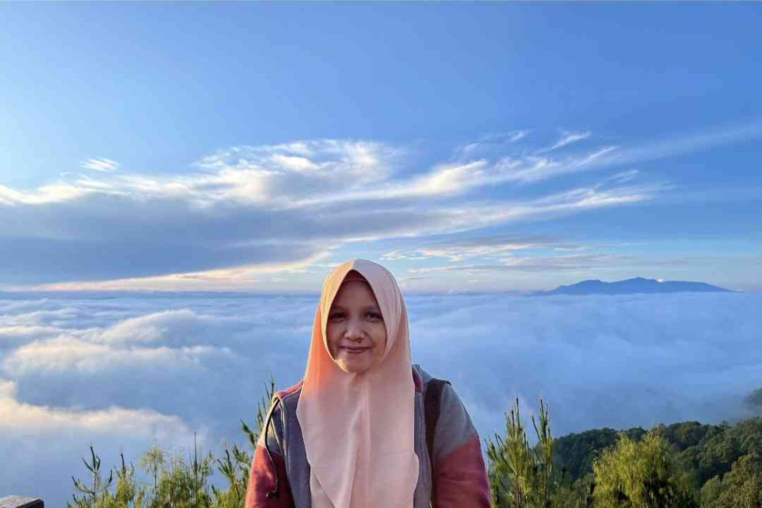 Toraja, Lolai, Menikmati Keindahan Matahari Terbit di Lolai, Saat Toraja Serasa Negeri di Atas Awan