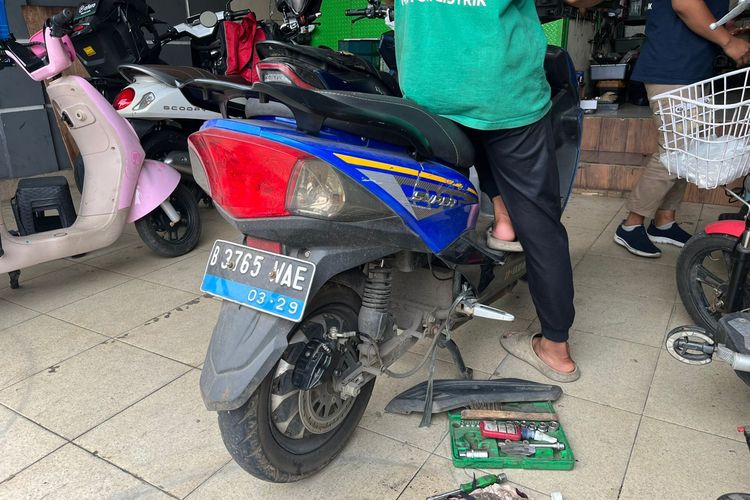baterai, motor listrik, Baterai Motor Listrik Rusak? Kenali Gejala dan Cara Cek Masih Layak