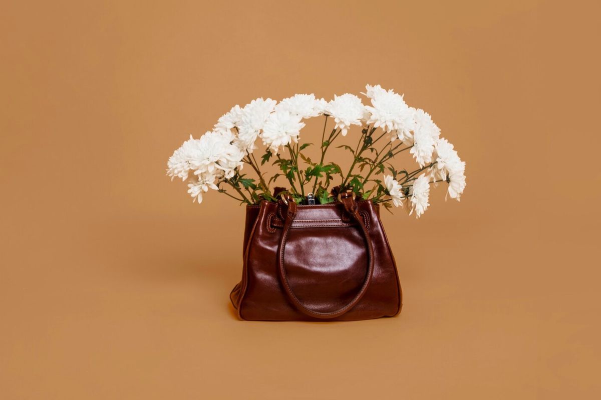 brand lokal, tas wanita, rekomendasi tas lokal wanita, 5 Rekomendasi Brand Lokal Tas Wanita, Timeless dan Stylish, 1. Tinyblack, 2. Amreta, 3. Sunny Pixie, 4. Flicka, 5. Nubuk Bags