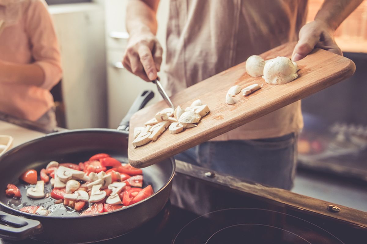 asin, garam, makanan, 3 Tips Mengurangi Rasa Asin pada Masakan yang Sudah Terlanjur Matang
