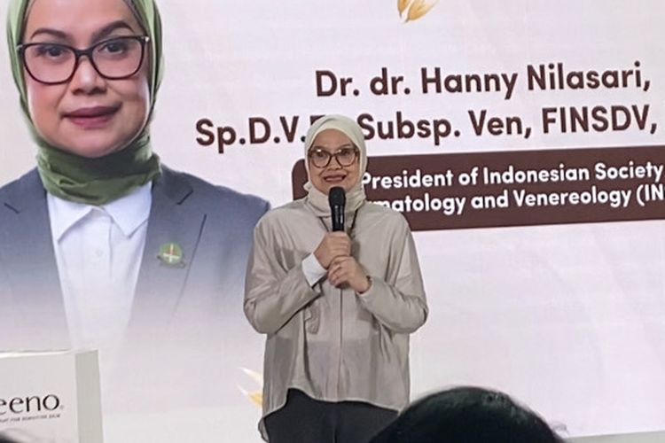 kulit sensitif, Kulit sensitif, Kulit Sensitif, penyebab kulit sensitif, Penyebab Kulit Sensitif Menurut Dokter, ciri ciri kulit sensitif, 5 Penyebab Kulit Sensitif Menurut Dokter, Mandi Air Panas Terlalu Lama, 1. Mandi dengan air panas terlalu lama, 2. Tidak cocok dengan sabun, 3. Terganggunya skin barrier, 4. Gangguan pada saraf kulit, 5. Terlalu sering terkena gesekan