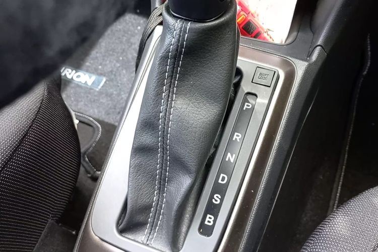 transmisi, mobil matik, turunan, Transmisi, mengemudi, Teknik Aman Mengemudi Mobil Matik di Turunan