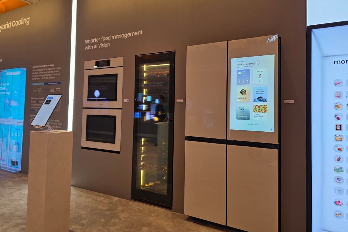 Samsung, CES 2026, The First Look 2026, Samsung Umumkan Bespoke AI Referigerator Familiy Hub, Kulkas Pintar yang Bisa Buka-tutup Sendiri