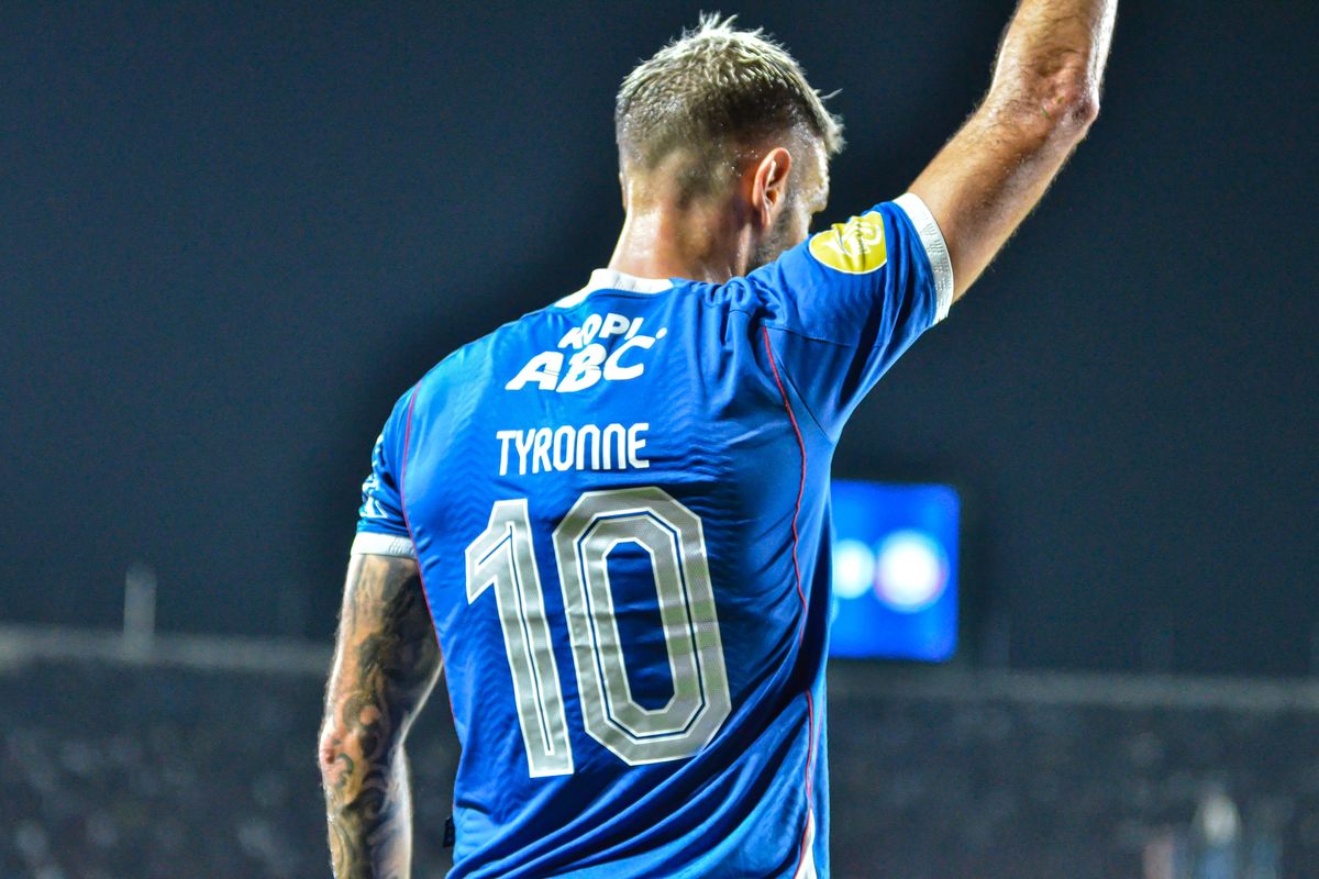 Persib, Borneo FC Samarinda, Persib Bandung, Tyronne del Pino, Bojan Hodak, Borneo FC vs Persib, Hasil Borneo FC Vs Persib 2-2, Sesal Tyronne Tak Bisa Bungkus 3 Angka