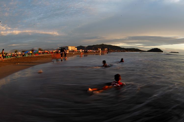 Pantai Padang, lomba lari, BOM Run 2025, kuliner Ranah Minang, BOM Run 2025, Upaya Kenalkan Keindahan Wisata Pantai Padang