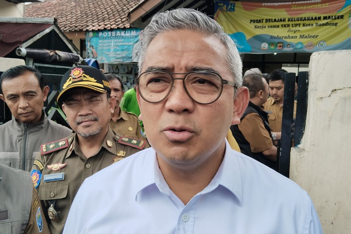 Wali Kota Bandung, Muhammad Farhan, Pemkot Bandung, Pemkot Bandung Batasi Penggunaan Mobil Dinas, ASN Diminta Lebih Hemat BBM