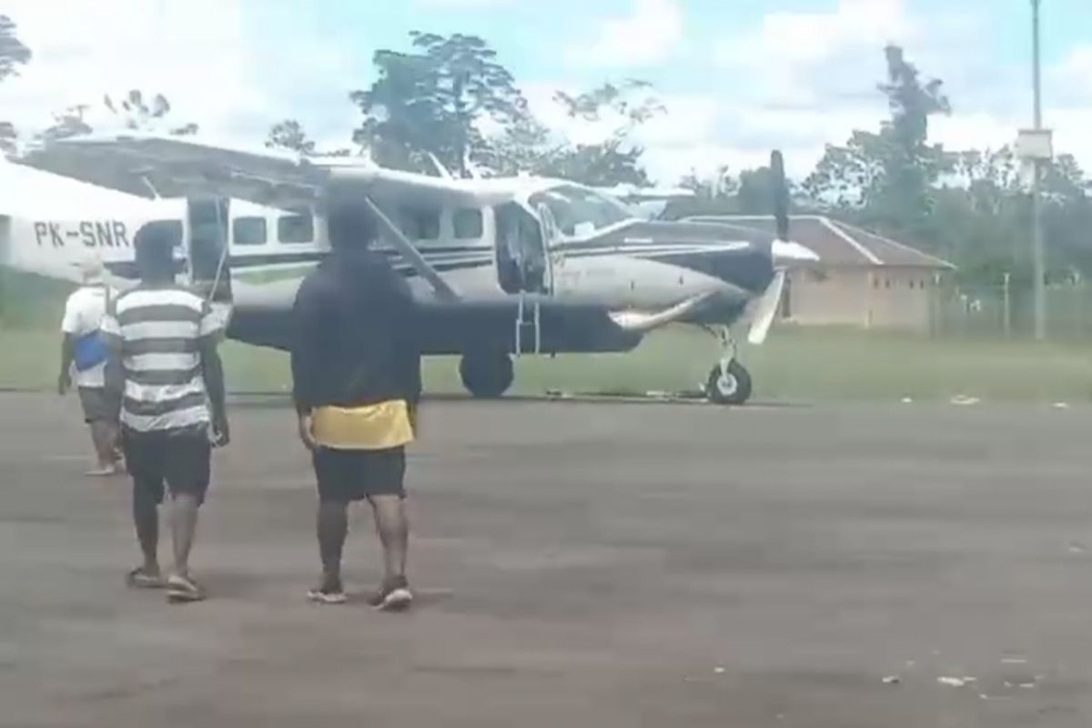 Pilot, Kopilot, Boven Digoel, Pesawat Smart Air, Sebelum Tewas, Pilot dan Kopilot Pesawat Smart Air Sempat Melarikan Diri ke Hutan