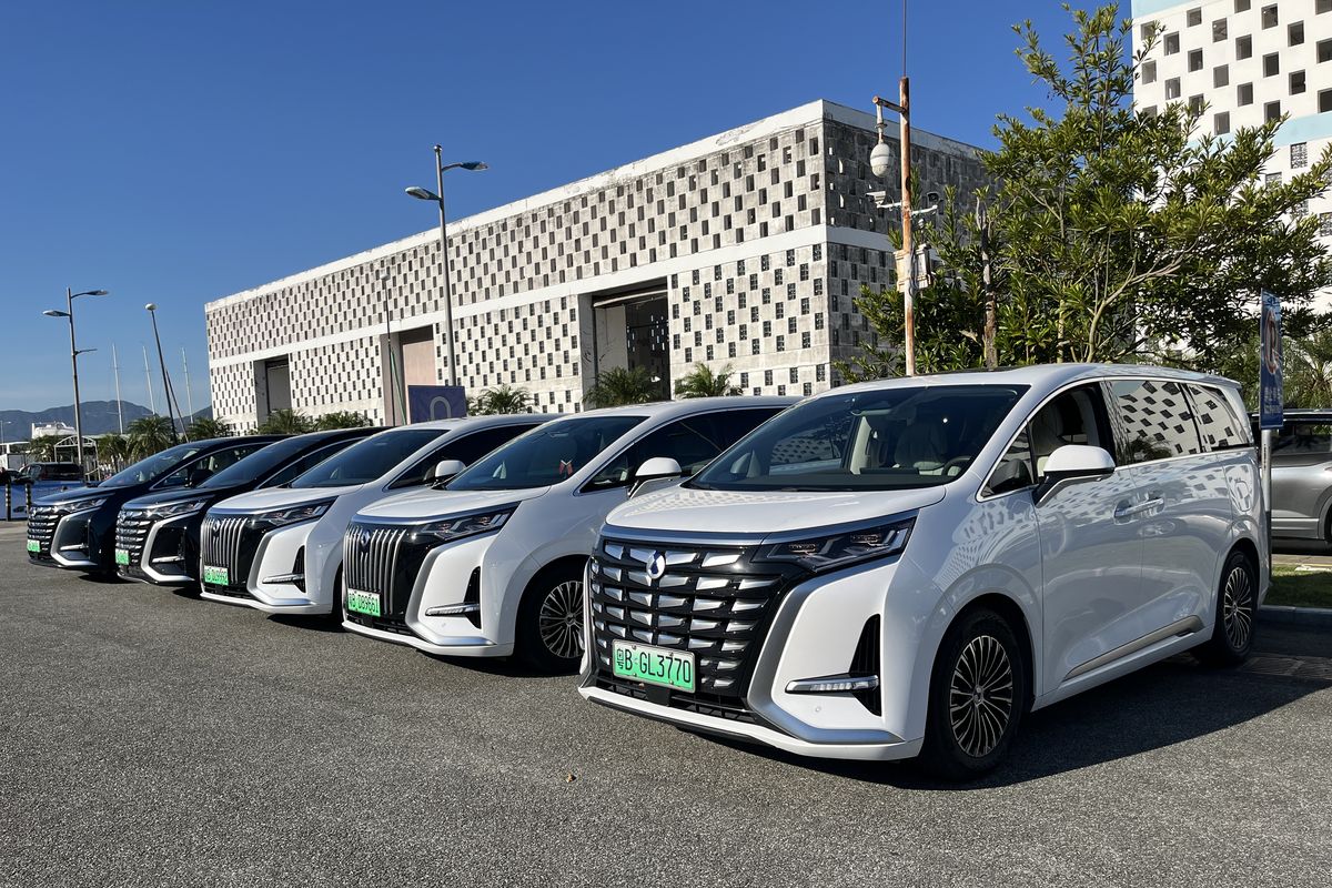 kendaraan ramah lingkungan, pajak penjualan atas barang mewah, Denza D9 PHEV, PT BYD Motor Indonesia, BYD Bicara Soal Regulasi dan Tantangan PHEV di Indonesia, Konsumen Indonesia Menantikan Kehadiran Produk Baru, Tantangan Regulasi Menghambat PHEV di Indonesia, Harga Jadi Kendala Kompetitif PHEV, Skema Pajak yang Mempengaruhi PHEV, Denza D9 PHEV Mendaftar di Indonesia