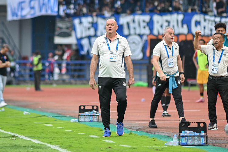 Super League, Bojan Hodak, kontrak Bojan Hodak, Persib vs Bali United, Menuju Hattrick Juara, Bojan Hodak dan Persib Masih Negosiasi Perpanjangan Kontrak