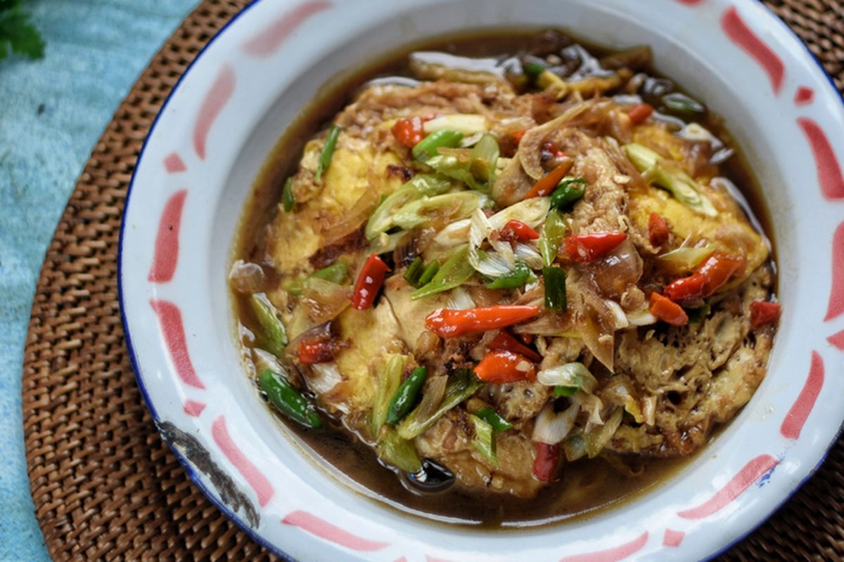 olahan telur, 5 Olahan Telur untuk Menu Harian atau Bekal, Murah Praktis Bernutrisi, 1. Rendang Telur, Gurih dan Aromatik, 2. Telur Balado, Pedas Gurih dan Manis, 3. Telur Gulung, Lembut dan Praktis, 4. Semur Telur, Manis Gurih, 5. Telur Tumis Cabai Hijau Saus Tiram, Pedas Gurih dan Segar