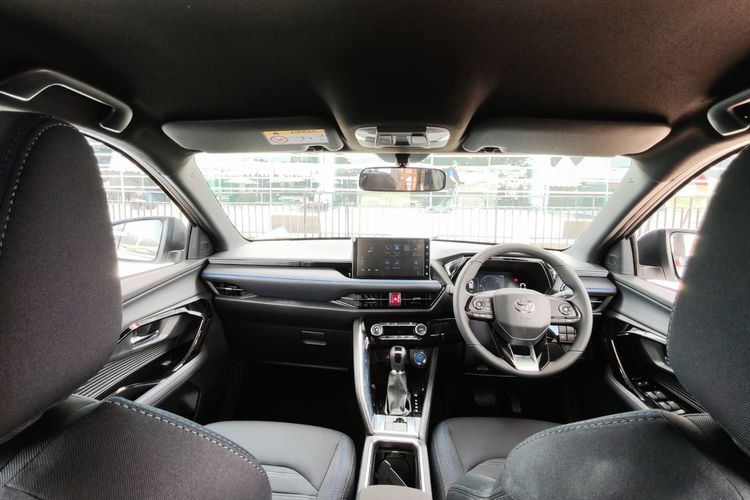 Yaris Cross Hybrid, Toyota Yaris Cross G Hybrid EV: Lebih Murah, Masih Nyaman