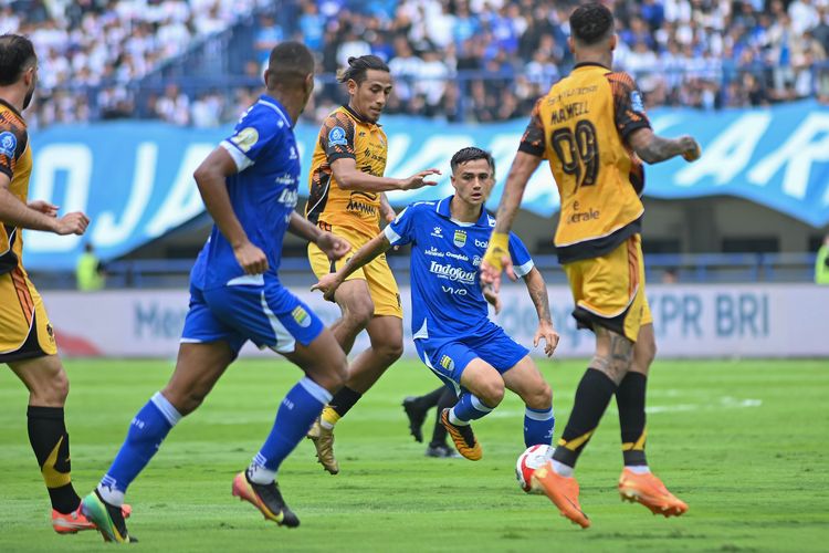 Persis vs Persib, Super League, Eliano Reijnders, Persis Solo, Persis Vs Persib: Eliano Reijnders Pastikan Kondisi Prima Jelang Laga Krusial