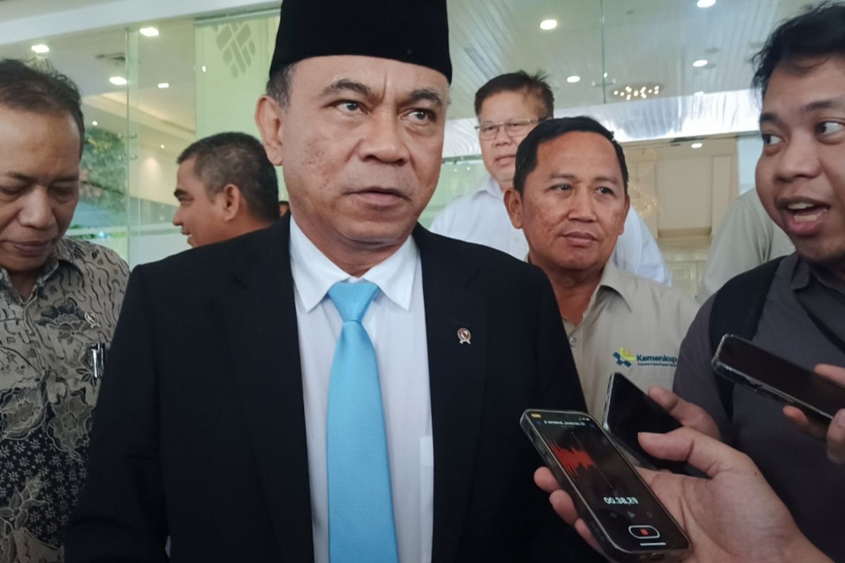 Prabowo Subianto, relawan Jokowi, Budi Arie Setiadi, menteri koperasi, Karier Budi Arie Setiadi, Jejak Karier Budi Arie Setiadi: Aktivis, Relawan Jokowi, hingga Dicopot Prabowo, Usulan Anggaran Digitalisasi Koperasi, Respons Tenang Budi Arie Setiadi, Perjalanan Karier Budi Arie Setiadi, Terseret Kasus Judi Online