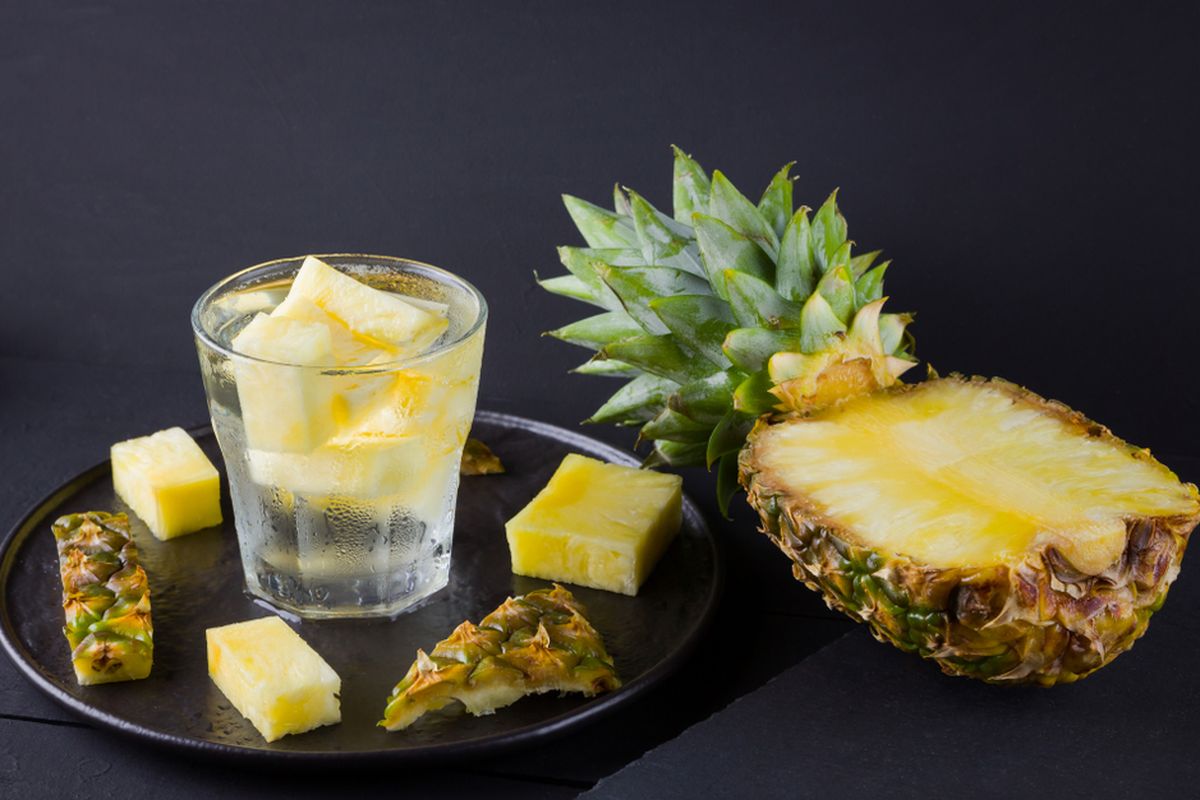 minuman rendah kalori, minuman diet rendah kalori, pilihan minuman sehat, rekomendasi minuman segar, Minuman Rendah Kalori yang Segar, Cocok untuk Diet, 1. Air Infused dengan Buah dan Herbal, 2. Teh Hijau Tanpa Gula, 3. Air Kelapa Murni, 4. Jus Sayuran Tanpa Gula, 5. Kopi Hitam, 6. Kombucha