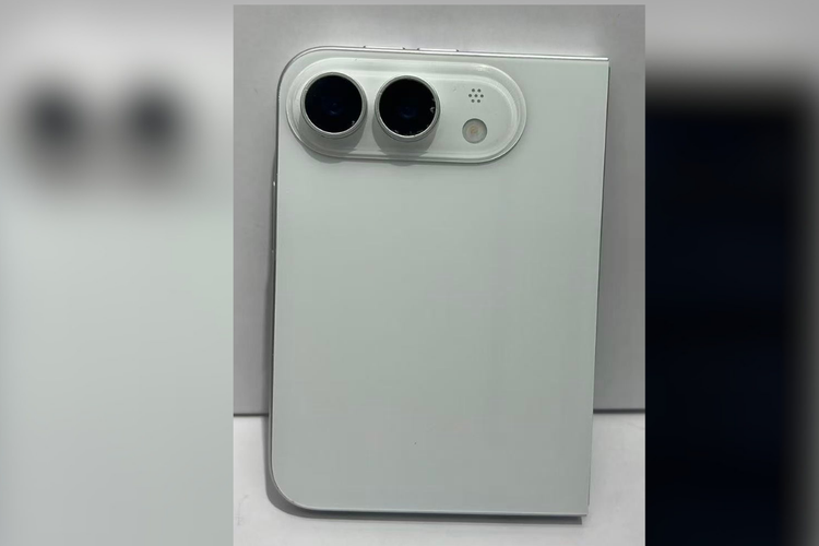 ponsel lipat, Apple, iPhone, iPhone Fold, Seperti Inikah Wujud Asli iPhone Lipat Apple?