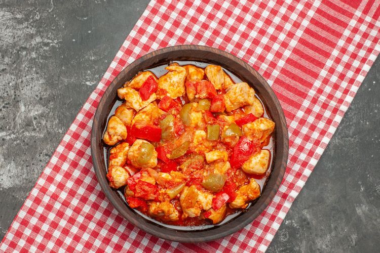 7 Menu Lebaran Ala Rumahan yang Mudah dan Praktis Dibuat di Rumah, 1. Opor ayam, 2. Gulai, 3. Rendang, 4. Dendeng batokok, 5. Semur, 6. Sambal goreng krecek, 7. Sup iga