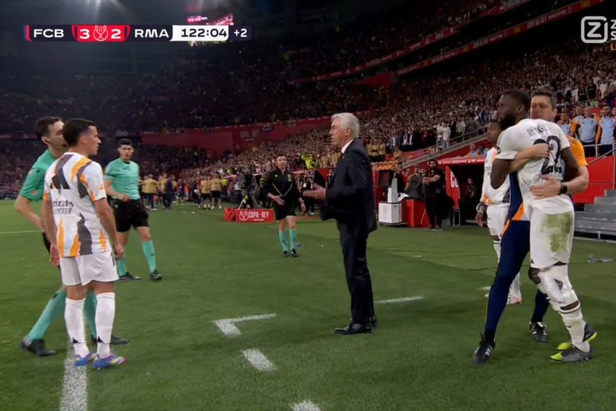 Real Madrid, Copa del Rey, Barcelona, Antonio Rudiger, Real Madrid Vs Barcelona, real madrid, Antonio Rudiger Minta Maaf Usai Menimpuk Wasit di Final Copa del Rey